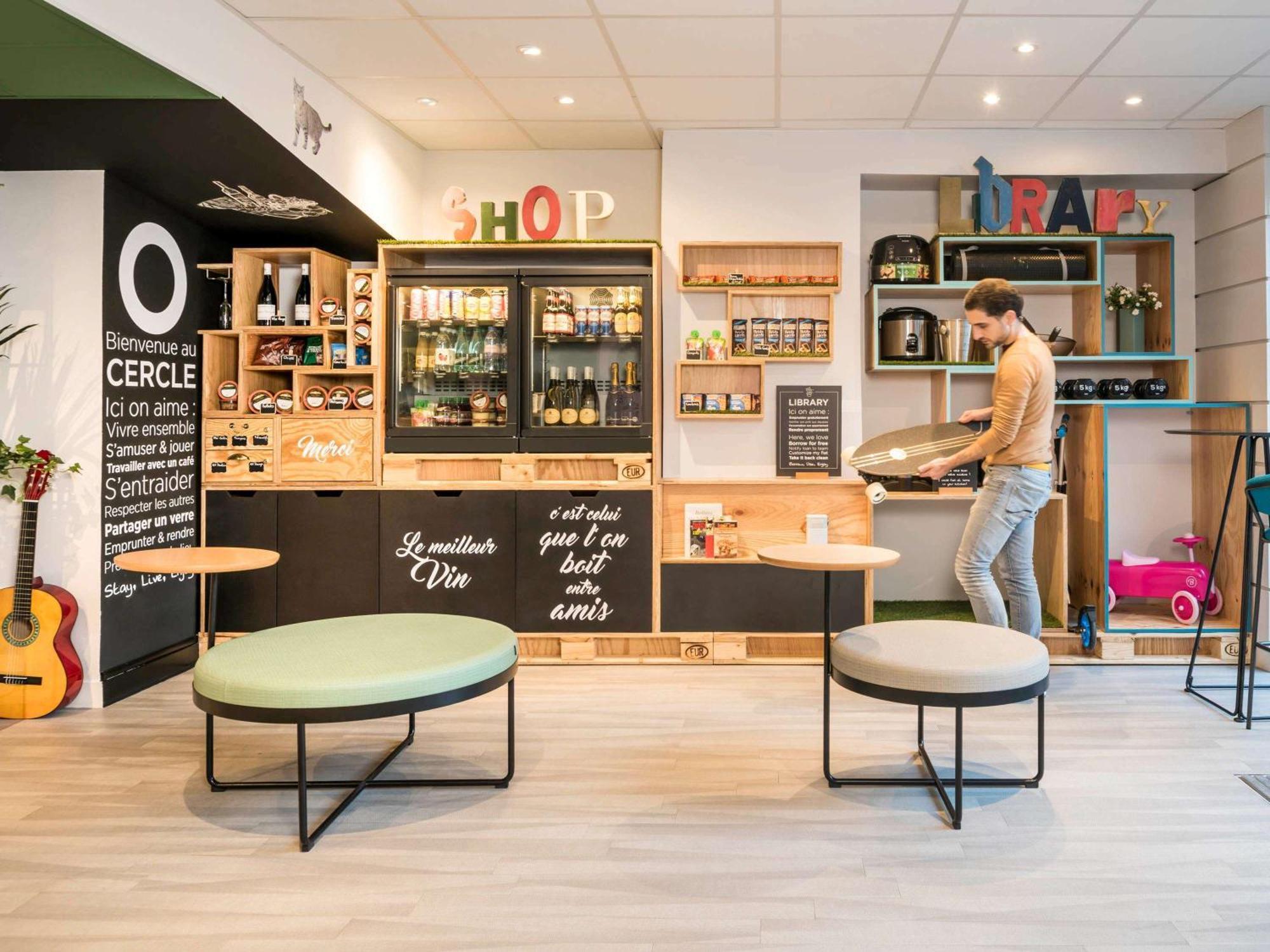 Aparthotel Adagio Paris Montmartre Esterno foto