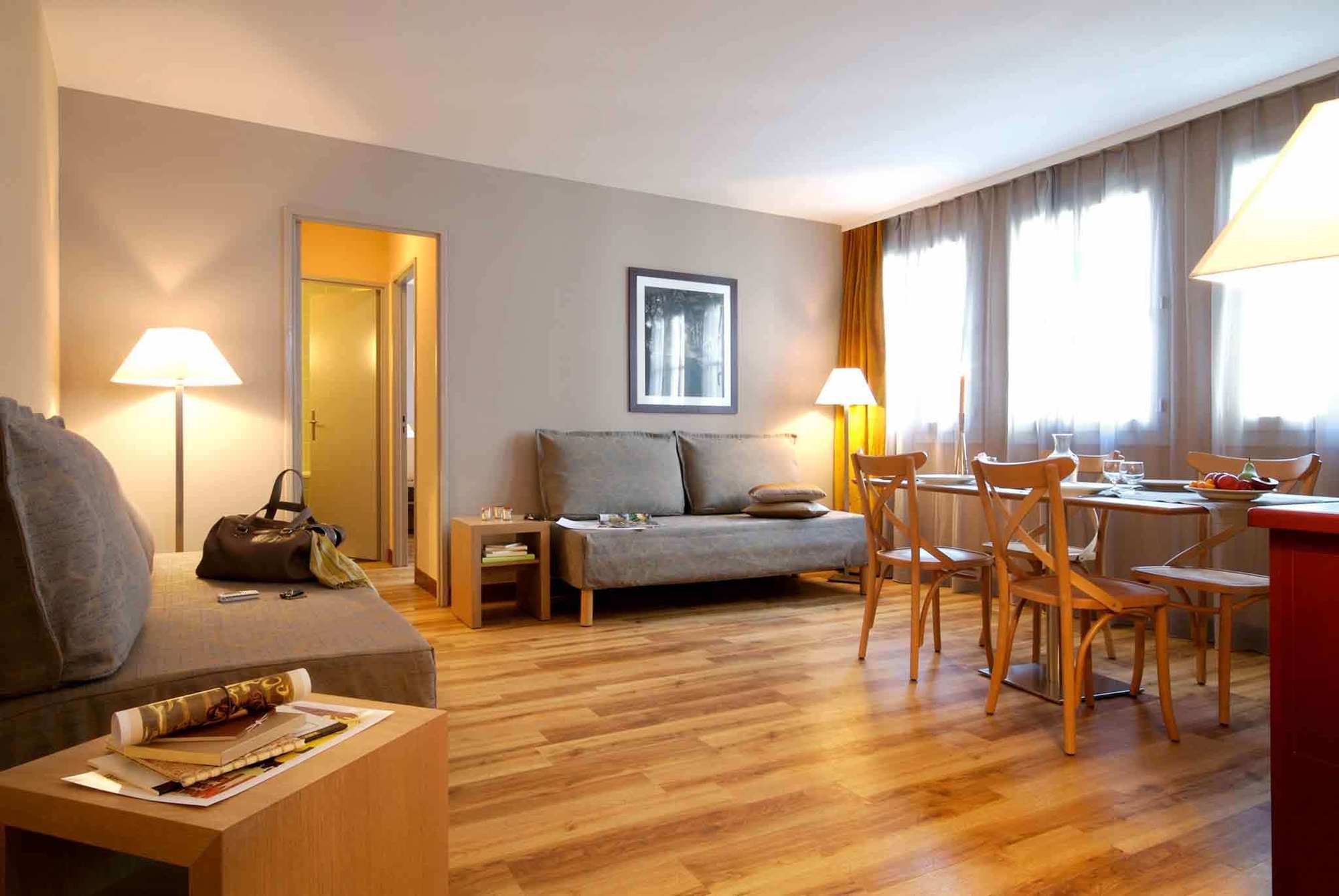 Aparthotel Adagio Paris Montmartre Esterno foto