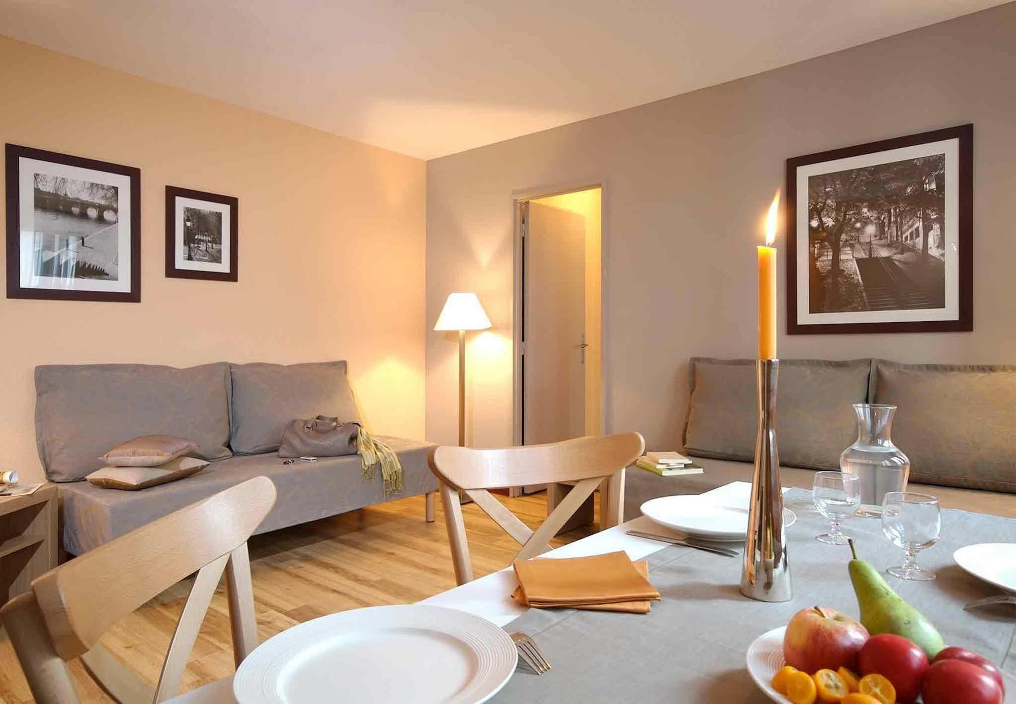 Aparthotel Adagio Paris Montmartre Esterno foto